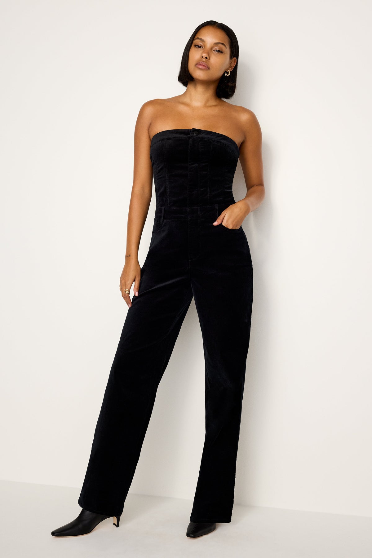 FIT FOR SUCCESS STRAPLESS VELVET JUMPSUIT | BLACK001