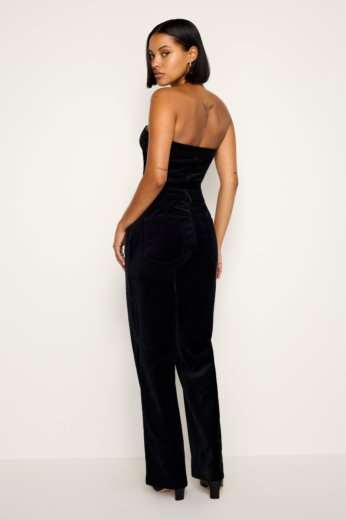FIT FOR SUCCESS STRAPLESS VELVET JUMPSUIT | BLACK001