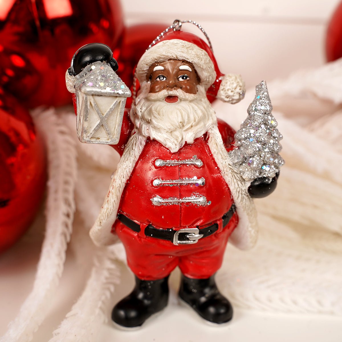Heritage Santa With Tree