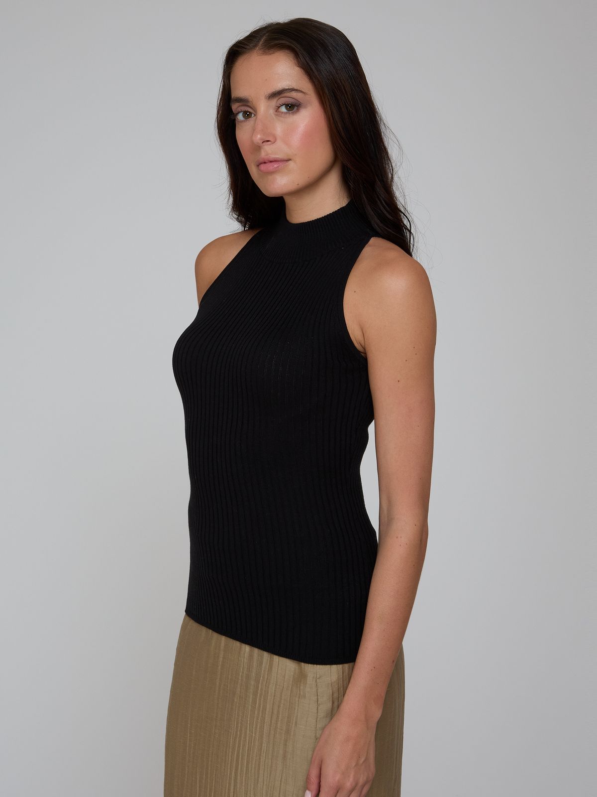 Rib Mock Halter in Black