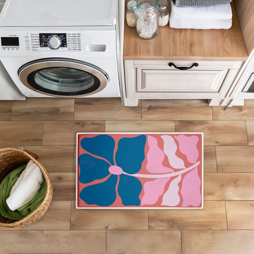 Aralma | Midcentury Flower Symmetry Plush Bath Mat