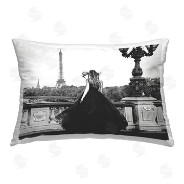 Reinders | Girl in Gown Cityscape