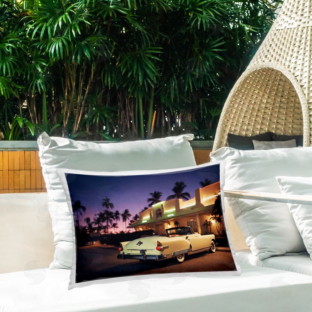Noah Bay | Antique Car Tropical Motel