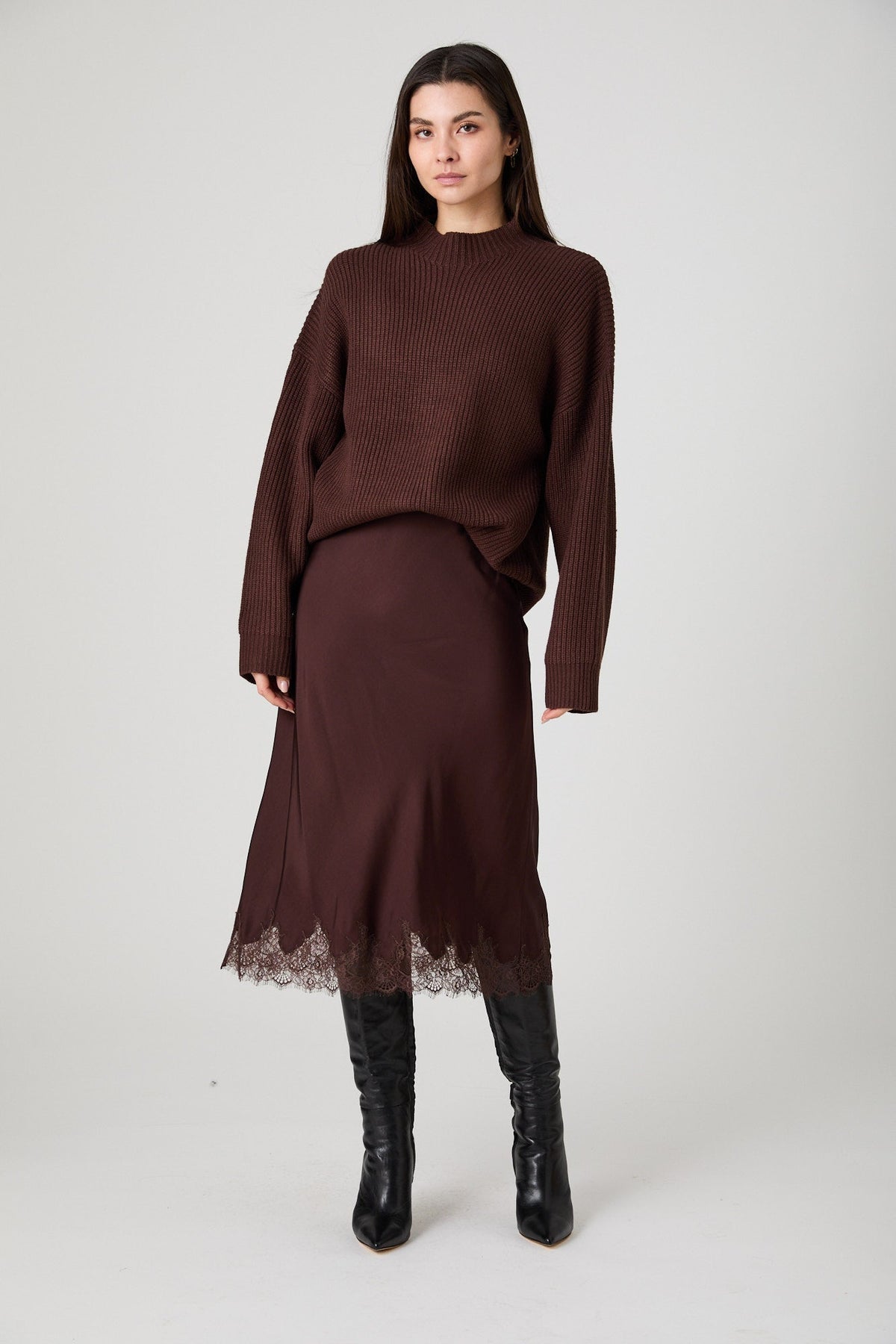ENNIS SATIN LACE MIDI SKIRT